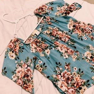 cute flowy floral top ! :)